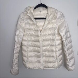 Uniqlo Lightweight White Packable Puffer Jacket with Hood S